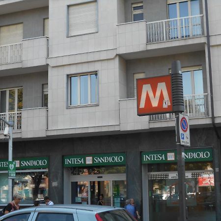 A 10 Minuti Di Metro Dal Centro Apartment Turin Luaran gambar
