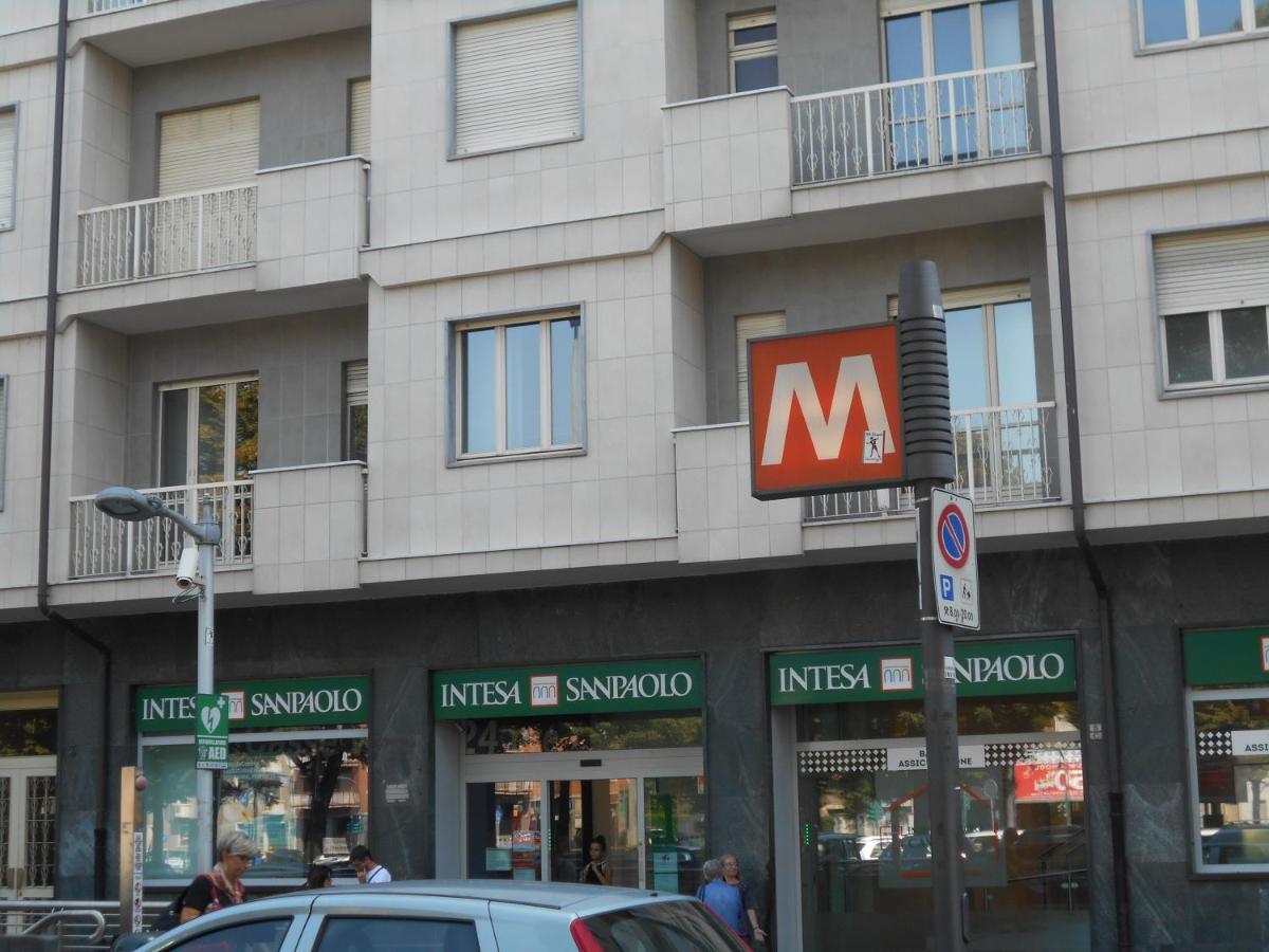 A 10 Minuti Di Metro Dal Centro Apartment Turin Luaran gambar